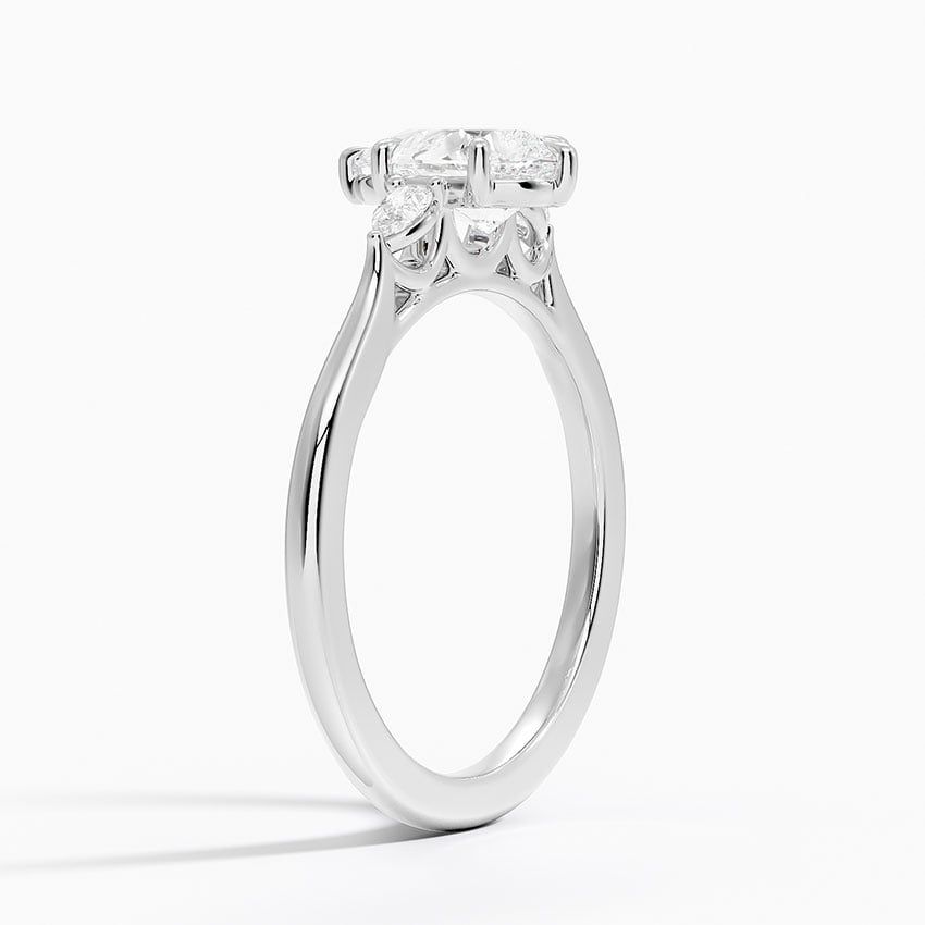 Каблучка з діамантами три камені Luxe Pear Cut