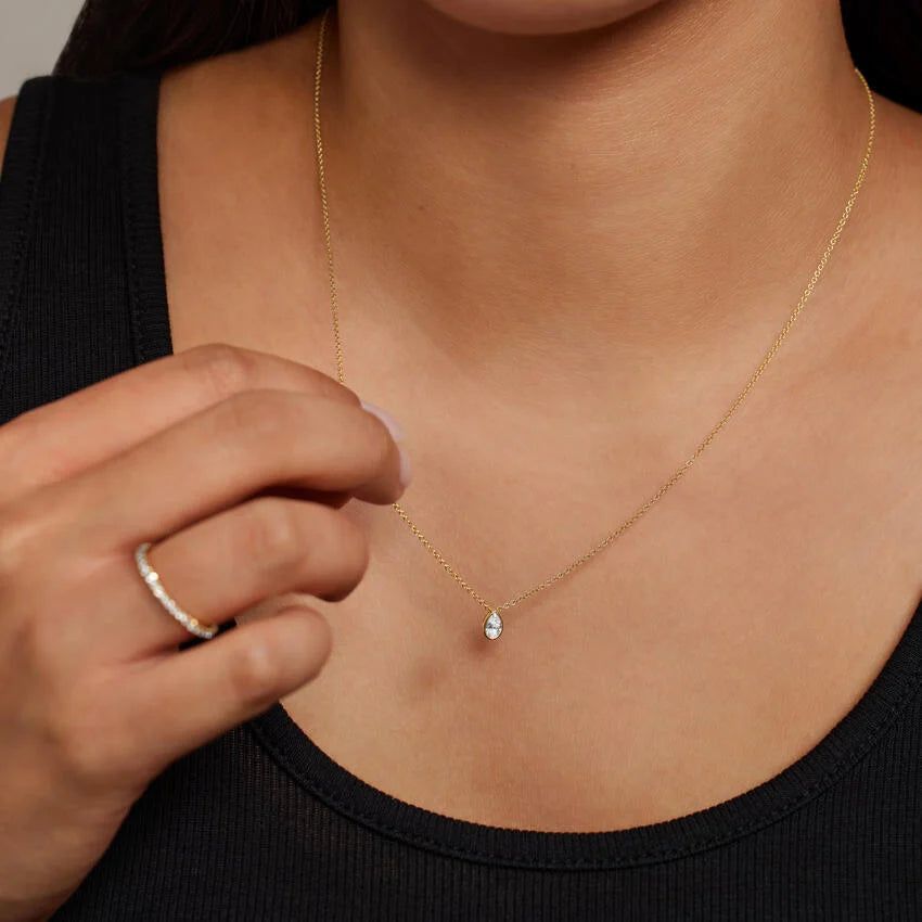 Кольє з діамантом Bezel Pear Cut